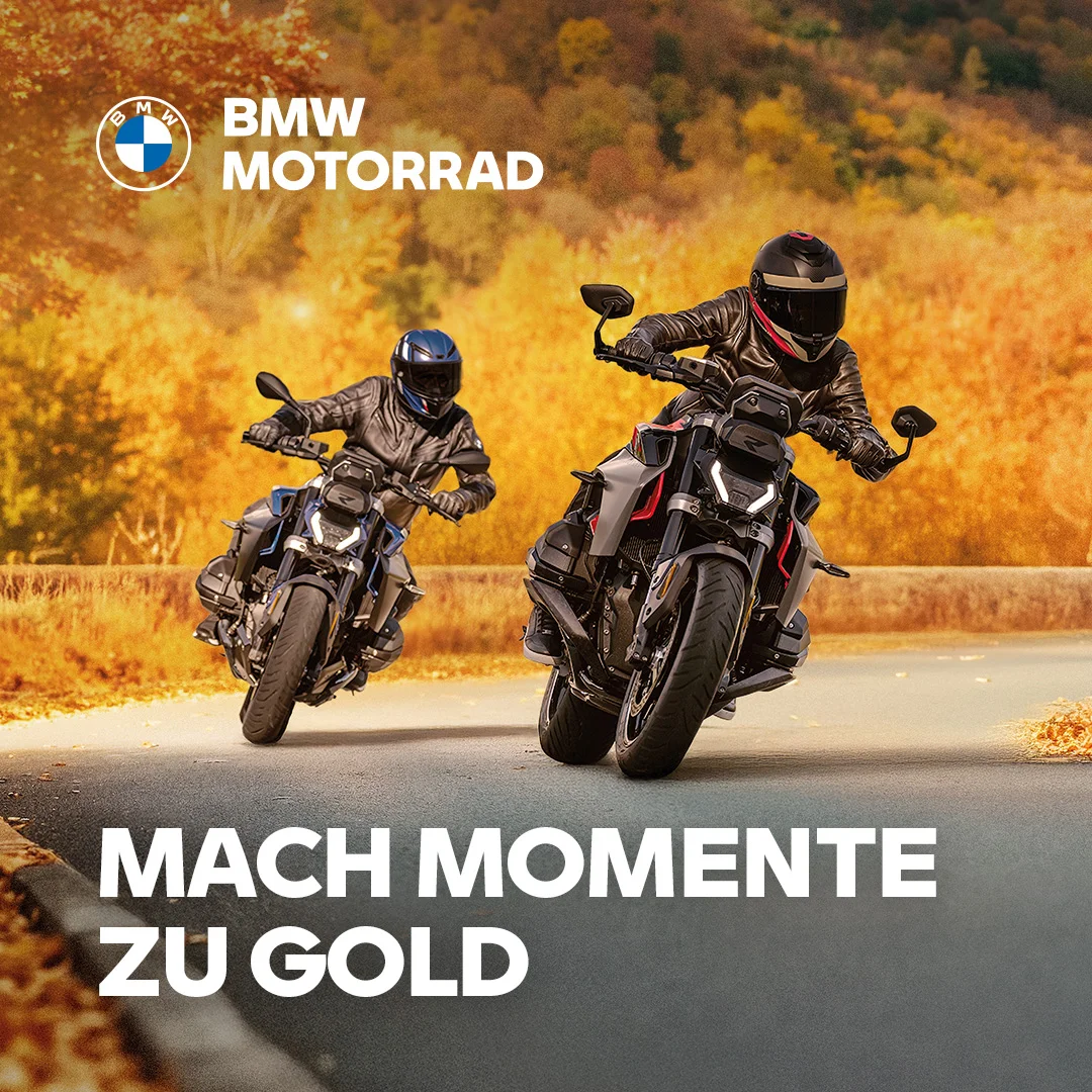 BMW Motorrad Herbstfest 2025 – Fahrspaß und goldene Momente | Wahl Group Zwei BMW Motorräder beim Herbstfest 2025 auf kurviger Straße vor goldfarbenem Laubwald bei Wahl Group