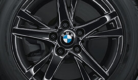 BMW Winterkompletträder: Doppelspeiche 473 Jet Black Uni für den 1er BMW oder 2er BMW. | © BMW Wahl felgen;winterreifen;felge;kompletträder;komplettrad;komplettraeder; winterkomplettraeder;felgen kaufen;winterkomplettrad;winterreifen kaufen; autoreifen kaufen;bmw felgen;bmw felge;komplettraeder winter; komplettrad winter;winterraeder;winterreifen komplettraeder; winterraeder;komplettraeder kaufen;bmw winterkomplettraeder;bmw nabendeckel; bmw radnabendeckel;bmw winterkomplettrad;winterkomplettraeder bmw; winterkomplettrad bmw;bmw winterreifen;bmw komplettraeder; BMW Winterkomplettraeder kaufen - jetzt bei BMW Wahl | © BMW Wahl