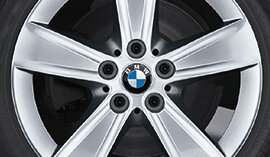 BMW Winterkompletträder: Sternspeiche 478 Reflex Silver für den 2er BMW (F45-F46). | © BMW Wahl felgen;winterreifen;felge;kompletträder;komplettrad;komplettraeder; winterkomplettraeder;felgen kaufen;winterkomplettrad;winterreifen kaufen; autoreifen kaufen;bmw felgen;bmw felge;komplettraeder winter; komplettrad winter;winterraeder;winterreifen komplettraeder; winterraeder;komplettraeder kaufen;bmw winterkomplettraeder;bmw nabendeckel; bmw radnabendeckel;bmw winterkomplettrad;winterkomplettraeder bmw; winterkomplettrad bmw;bmw winterreifen;bmw komplettraeder; BMW Winterkomplettraeder kaufen - jetzt bei BMW Wahl | © BMW Wahl