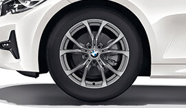 BMW Winterkompletträder: V-Speiche 776 Ferric Grey für den 2er BMW (G20 - G21). | © BMW Wahl felgen;winterreifen;felge;kompletträder;komplettrad;komplettraeder; winterkomplettraeder;felgen kaufen;winterkomplettrad;winterreifen kaufen; autoreifen kaufen;bmw felgen;bmw felge;komplettraeder winter; komplettrad winter;winterraeder;winterreifen komplettraeder; winterraeder;komplettraeder kaufen;bmw winterkomplettraeder;bmw nabendeckel; bmw radnabendeckel;bmw winterkomplettrad;winterkomplettraeder bmw; winterkomplettrad bmw;bmw winterreifen;bmw komplettraeder; BMW Winterkomplettraeder kaufen - jetzt bei BMW Wahl | © BMW Wahl