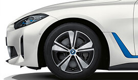 BMW Winterkompletträder: Aerodynamic 852 Midnight Grey , hochglanzpoliert für das BMW 4er Gran Coupé (G26). | © BMW Wahl felgen;winterreifen;felge;kompletträder;komplettrad;komplettraeder; winterkomplettraeder;felgen kaufen;winterkomplettrad;winterreifen kaufen; autoreifen kaufen;bmw felgen;bmw felge;komplettraeder winter; komplettrad winter;winterraeder;winterreifen komplettraeder; winterraeder;komplettraeder kaufen;bmw winterkomplettraeder;bmw nabendeckel; bmw radnabendeckel;bmw winterkomplettrad;winterkomplettraeder bmw; winterkomplettrad bmw;bmw winterreifen;bmw komplettraeder; BMW Winterkomplettraeder kaufen - jetzt bei BMW Wahl | © BMW Wahl