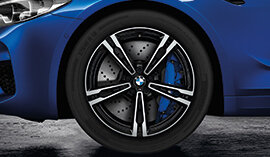 BMW Winterkompletträder: M Doppelspeiche 705 M Orbit Grey, glanzgedreht, passend für M5 und M8. | © BMW Wahl felgen; winterreifen; felge; kompletträder; komplettrad; komplettraeder; winterkomplettraeder; felgen kaufen; winterkomplettrad; winterreifen kaufen; autoreifen kaufen; bmw felgen; bmw felge; komplettraeder winter; komplettrad winter; winterraeder; winterreifen komplettraeder; winterraeder; komplettraeder kaufen; bmw winterkomplettraeder; bmw nabendeckel; bmw radnabendeckel; bmw winterkomplettrad; winterkomplettraeder bmw; winterkomplettrad bmw; bmw winterreifen; bmw komplettraeder; BMW Winterkomplettraeder kaufen - jetzt bei BMW Wahl | © BMW Wahl