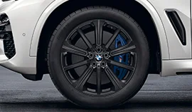 BMW Winterkompletträder 20 Zoll M Performance Sternspeiche 748M Jet Black Matt für die Modelle G05/G06 LCI | BMW Wahl-Group Original BMW Winterkomplettradsatz M Performance Sternspeiche 748M Jet Black Matt in 20 Zoll mit Pirelli Scorpion Winter r-f* Bereifung für BMW G05/G06 LCI, (Teilenummer 5A81989), angeboten von der BMW Wahl-Group.