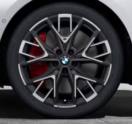 Original BMW Winterkomplettradsatz M Performance Y-Speiche 979M Jet Black Matt in 19 Zoll mit Giti Winter W2 Bereifung für BMW F70/F74, (Teilenummer 5B4E924), angeboten von der BMW Wahl-Group.