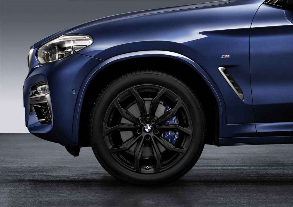 Original BMW Winterkomplettradsatz Y-Speiche 695 Jet Black Matt in 20 Zoll mit Pirelli Winter Sottozero 3 r-f* Bereifung für BMW G01/G02 , (Teilenummer 2472748), angeboten von der BMW Wahl-Group.