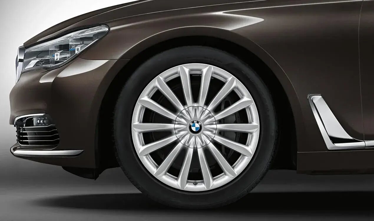 Original BMW Winterkomplettradsatz V-Speiche 620 Reflex Silver in 19 Zoll mit Pirelli Winter Sottozero 3 r-f* Bereifung für BMW G11/G12/G32, (Teilenummer 2409008), angeboten von der BMW Wahl-Group.