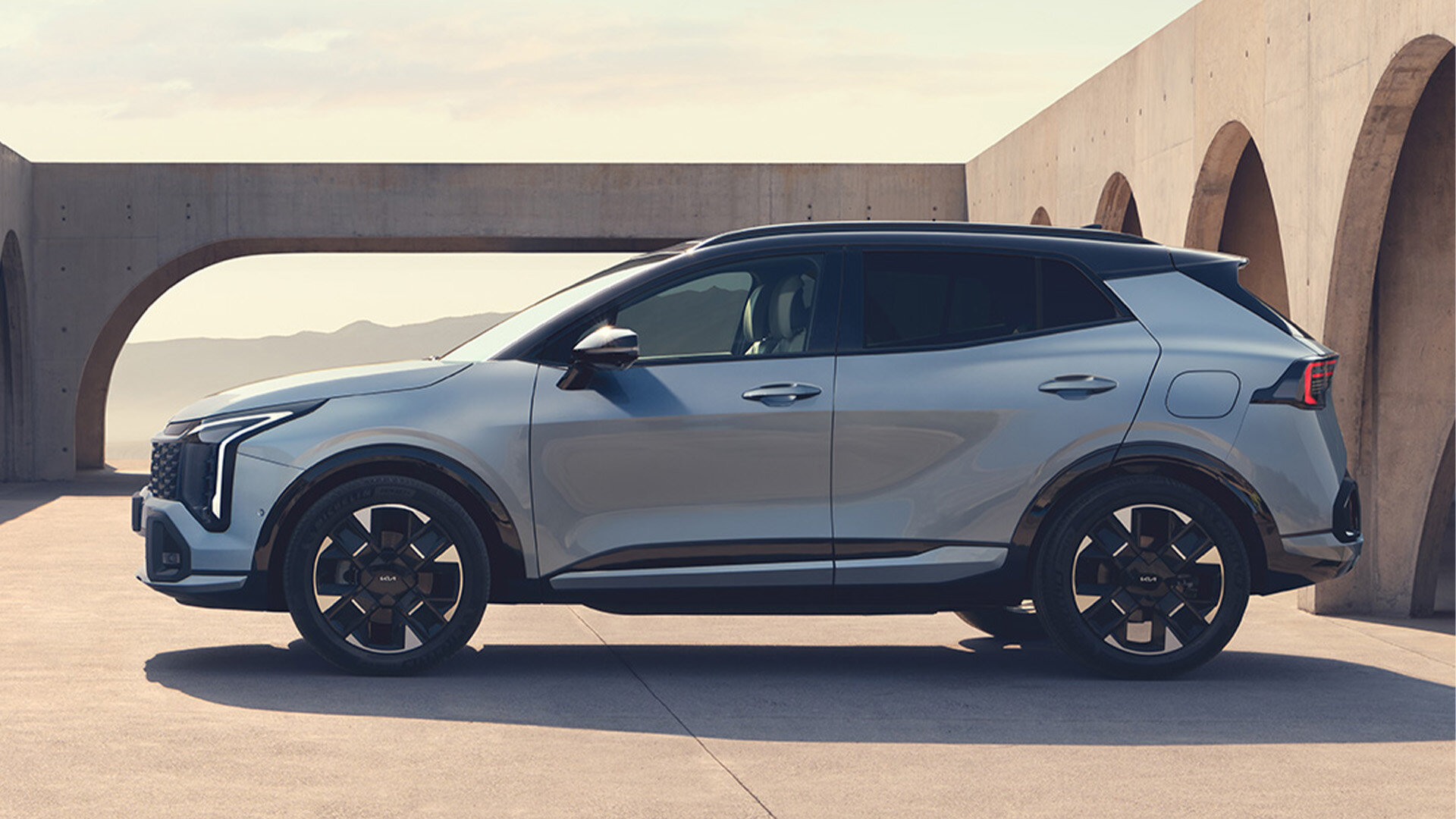 Kia Sportage HEV Seitenansicht – sportliches Hybrid-SUV-Design bei der Wahl-Group entdecken Kia Sportage HEV in Seitenansicht – modernes Hybrid-SUV mit sportlicher Linienführung bei der Wahl-Group