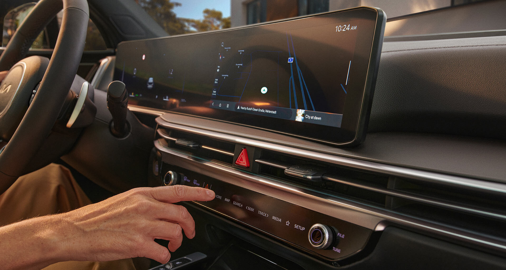 Doppelpanoramadisplay im Kia Sorento – Zwei nahtlos integrierte Bildschirme für maximale Übersicht Kia Sorento Doppelpanoramadisplay – Digitales Cockpit mit kombiniertem Fahrer- und Infotainment-Display