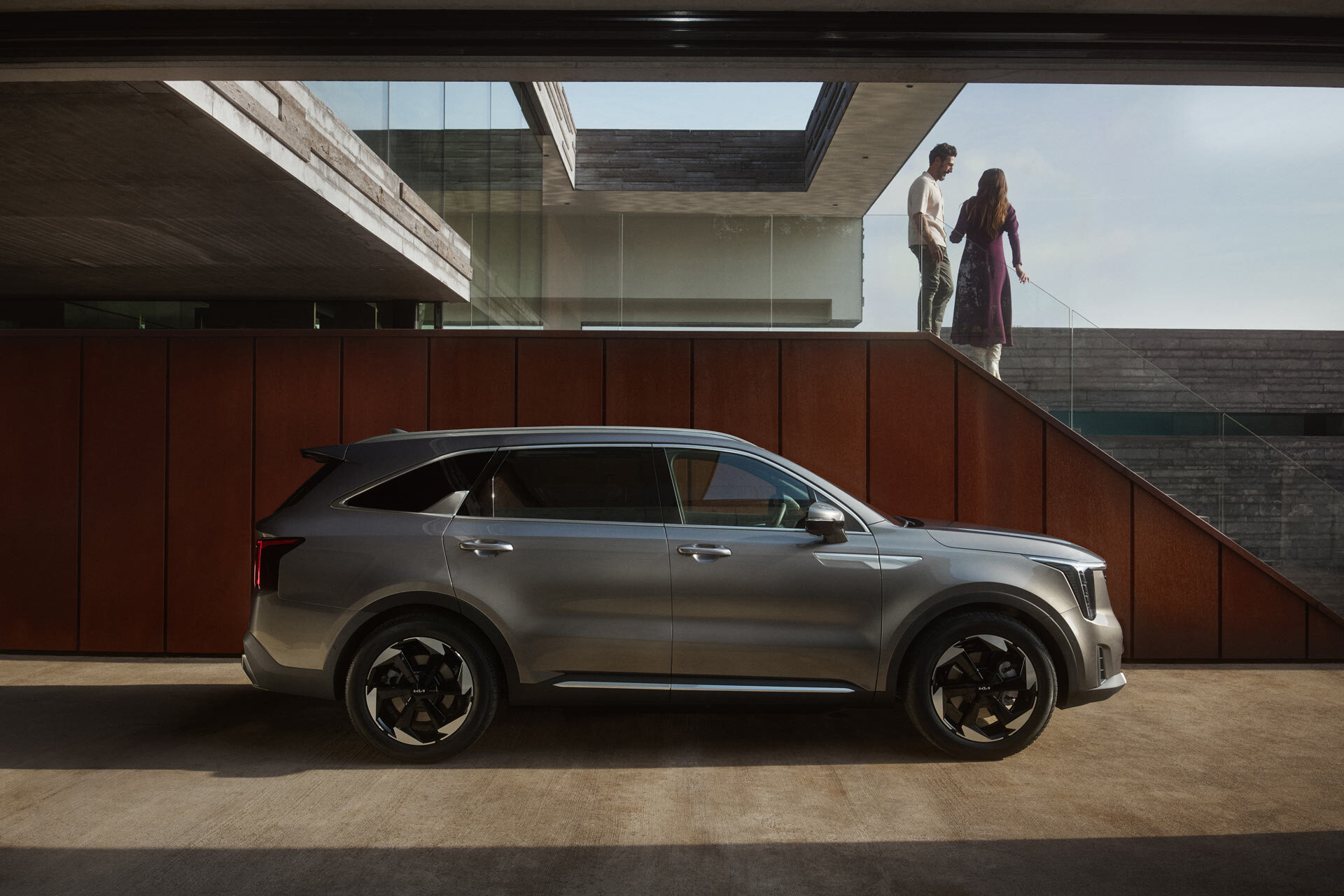Kia Sorento – Kraftvolle Seitenansicht mit elegantem SUV-Profil Kia Sorento in Seitenansicht – dynamische Linienführung und markantes Design