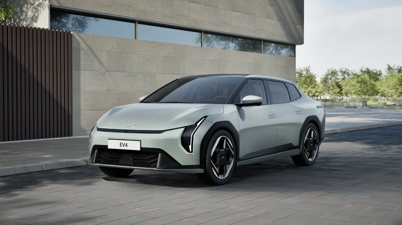 Kia EV4 Elektroauto Frontansicht, futuristische Limousine mit markanter Front bei der Wahl-Group