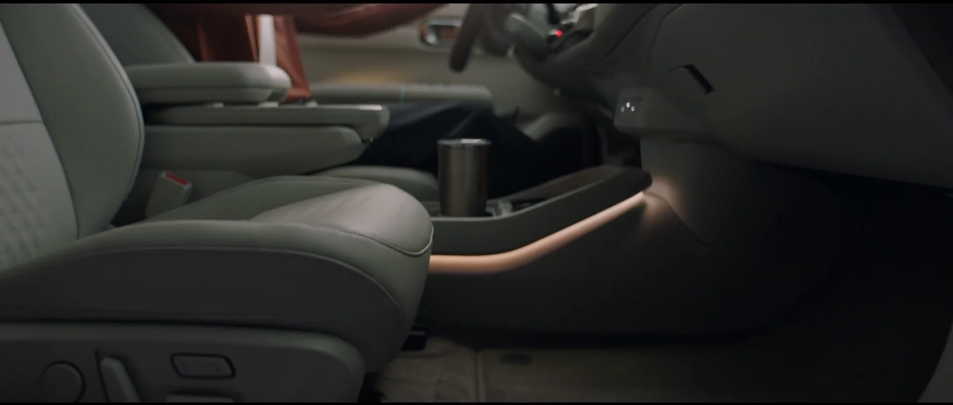 Kia EV4 Innenraum mit hochwertigen Komfortsitzen und innovativem Design bei der Wahl-Group