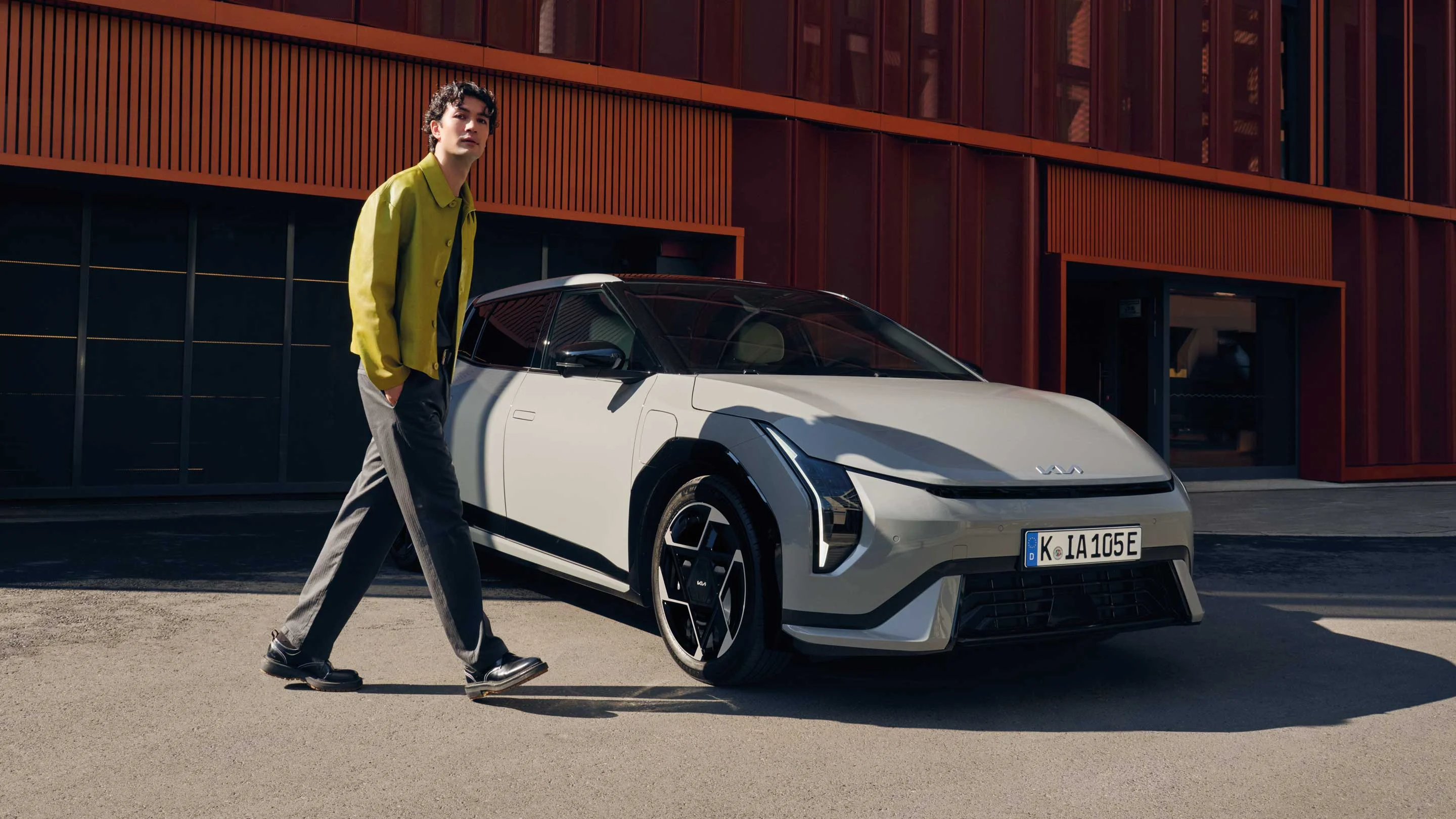 Frontansicht des Kia EV4 Fastback bei der Wahl-Group – moderner Elektro-Crossover mit futuristischer Linienführung