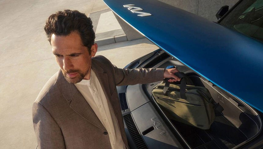 Kia EV9 mit zusätzlichem Frunk (Front-Kofferraum) für praktischen Stauraum, ideal für Gepäck oder kleine Gegenstände.