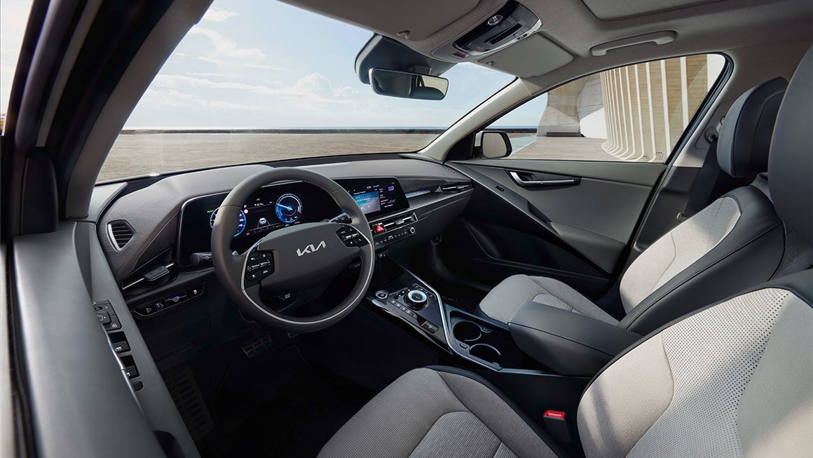Kia Niro Innenraum – Komfort und Technologie im Detail Moderner Innenraum des Kia Niro mit hochwertigem Design und innovativer Technik