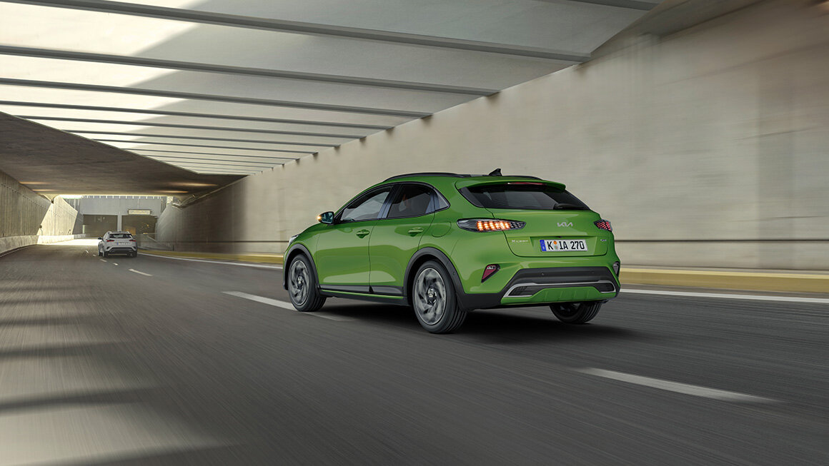 Autobahnassistent im Kia XCeed – Sicher und entspannt unterwegs Kia XCeed Autobahnassistent – Spurhalten, Abstandregelung und Geschwindigkeit für mehr Fahrkomfort