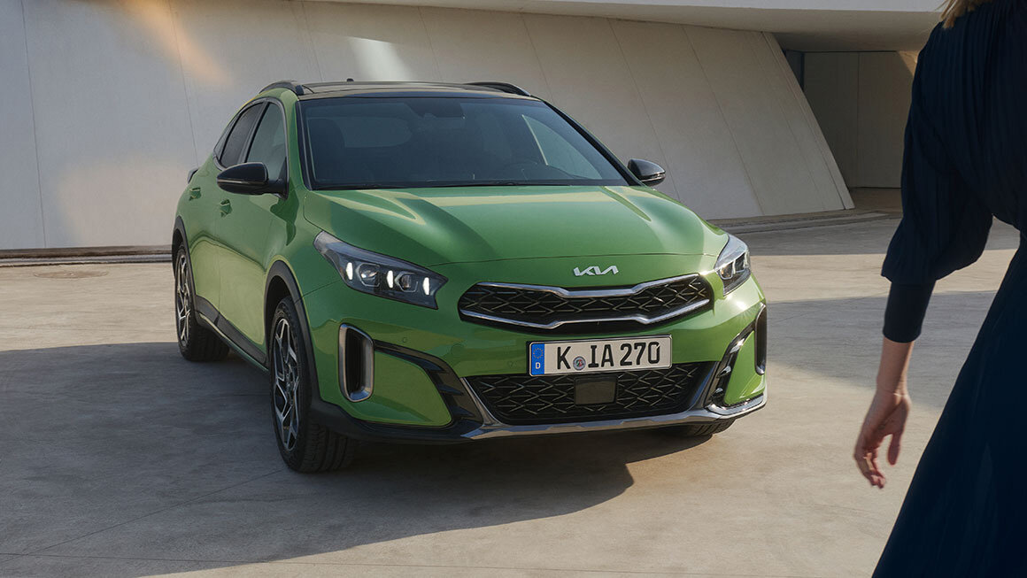 Kia XCeed – Markantes Design für einen kraftvollen Auftritt Kia XCeed – Dynamische Frontpartie mit sportlichen Designelementen und LED-Beleuchtung