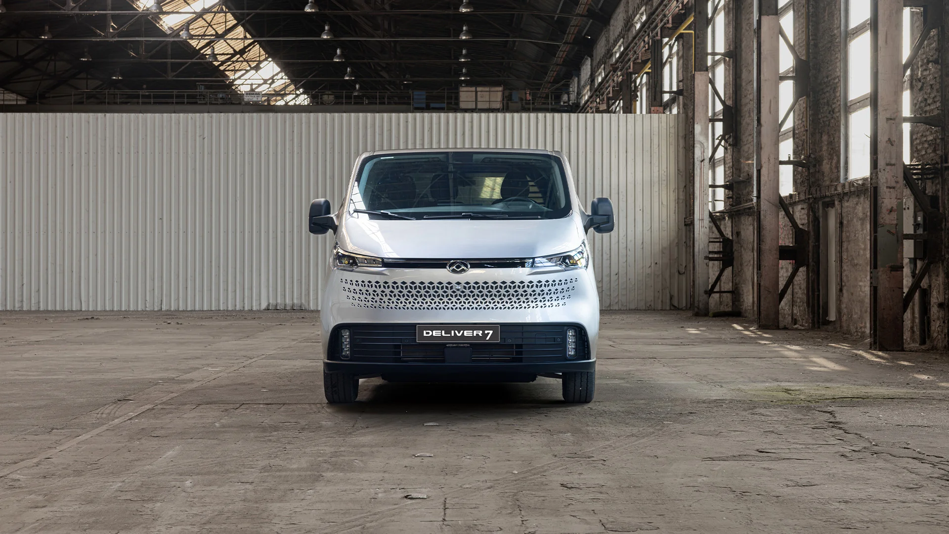 Maxus Deliver 7 – Frontansicht des leistungsstarken Transporters Frontansicht des Maxus Deliver 7, der effiziente und vielseitige Transporter für Gewerbekunden.