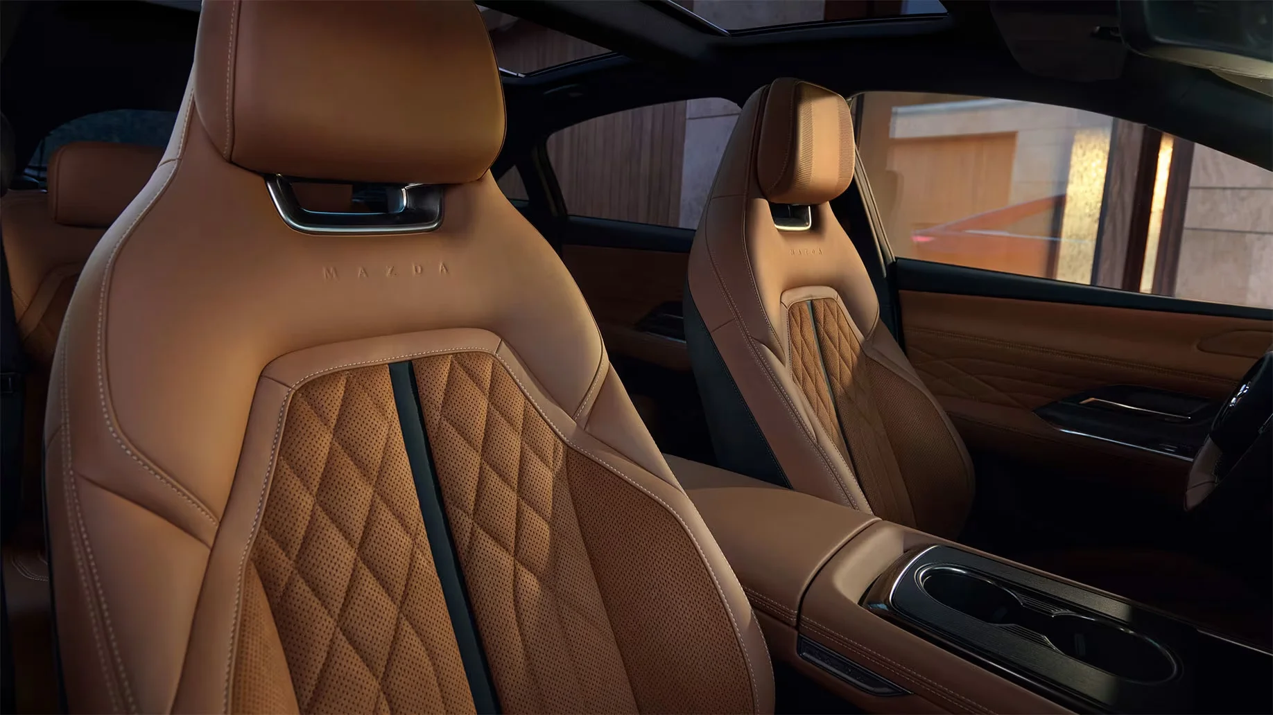 Mazda 6e Sitze – Premium Lederinterieur | Wahl-Group Luxuriöse braune Ledersitze im Mazda 6e mit modernem Design | Wahl-Group