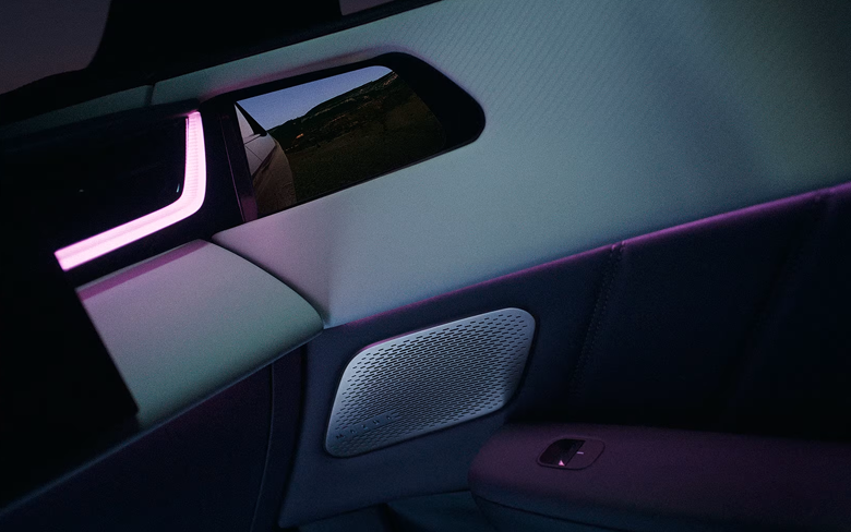 Mazda CX-6e 256-Farben Ambientebeleuchtung digitale Außenspiegel Takumi Plus