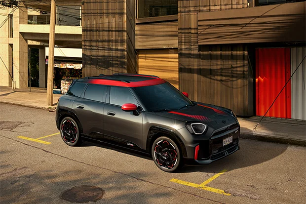 MINI JOHN COOPER WORKS Aceman Aktion – vollelektrisch fahren und bis zu 3.000 € sparen MINI JOHN COOPER WORKS Aceman: Elektrischer Fahrspaß mit Stil – jetzt bis zu 3.000 € Preisvorteil sichern!