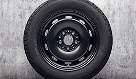 MINI Winterkompletträder: Stahlrad 12 Black für Ihren MINI 3-TÜRER | MINI 5-TÜRER | MINI COOPER SE und MINI CABRIO (F55 | F56 | F57) | © MINI Wahl felgen;winterreifen;felge;kompletträder;komplettrad;komplettraeder;komplettraeder winter; winterkomplettraeder;felgen kaufen;winterkomplettrad;winterreifen kaufen;autoreifen kaufen; mini felgen;mini felge;mini komplettraeder winter; mini komplettrad winter;mini winterraeder; winterreifen komplettraeder; winterraeder;komplettraeder kaufen;mini winterkomplettraeder;mini nabendeckel;mini radnabendeckel; mini winterkomplettrad;winterkomplettraeder mini; winterkomplettrad mini;mini winterreifen;mini komplettraeder; mini Winterkomplettraeder kaufen - jetzt bei mini Wahl | © MINI Wahl