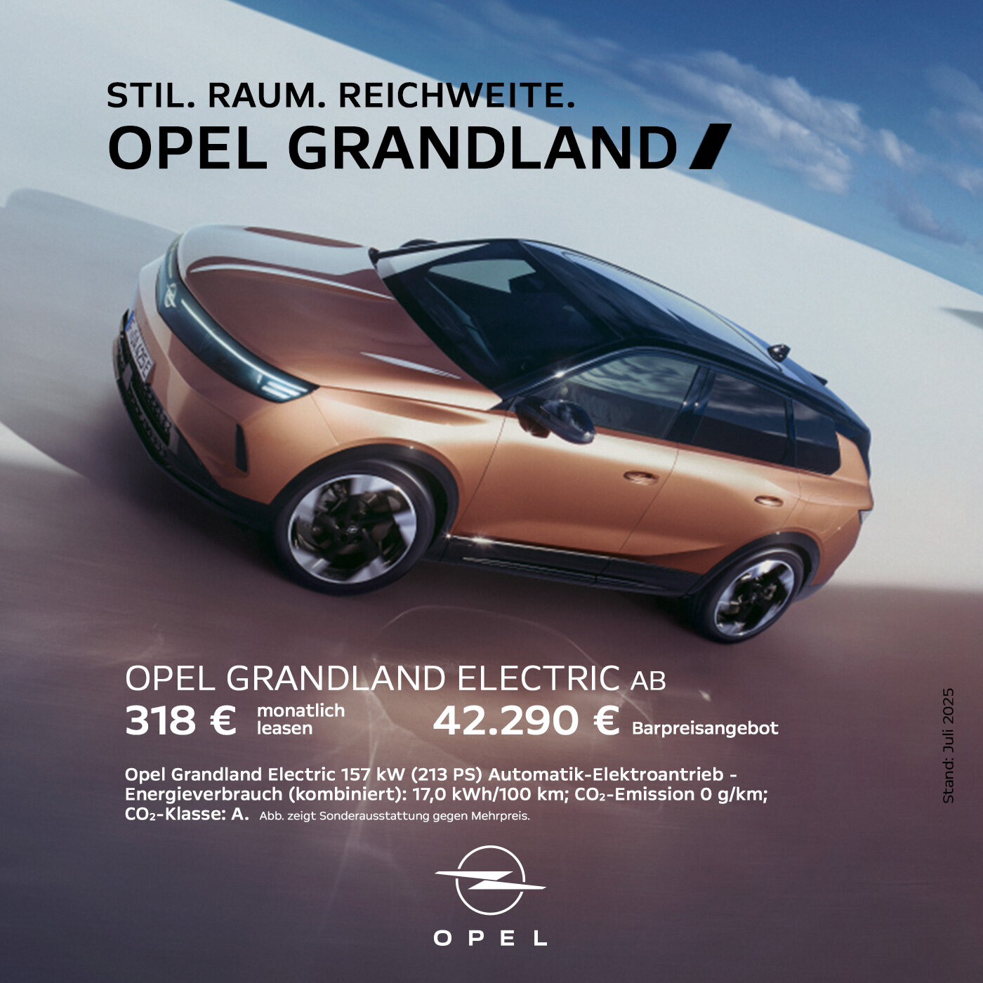 Opel Grandland Electric – Stilvoll, leistungsstark, lokal emissionsfrei | Wahl-Group Bronzefarbener Opel Grandland Electric in Fahrt auf moderner Fahrbahn – Wahl-Group