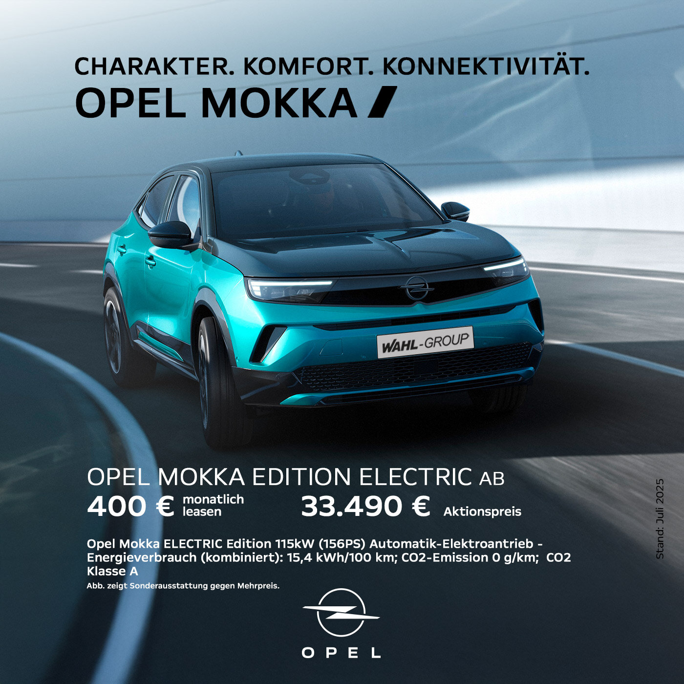 Opel Mokka Edition Electric – Leasingangebot für Privatkunden Türkisfarbener Opel Mokka Electric fährt auf modernem Stadtkurs – Leasingangebot für Privatkunden