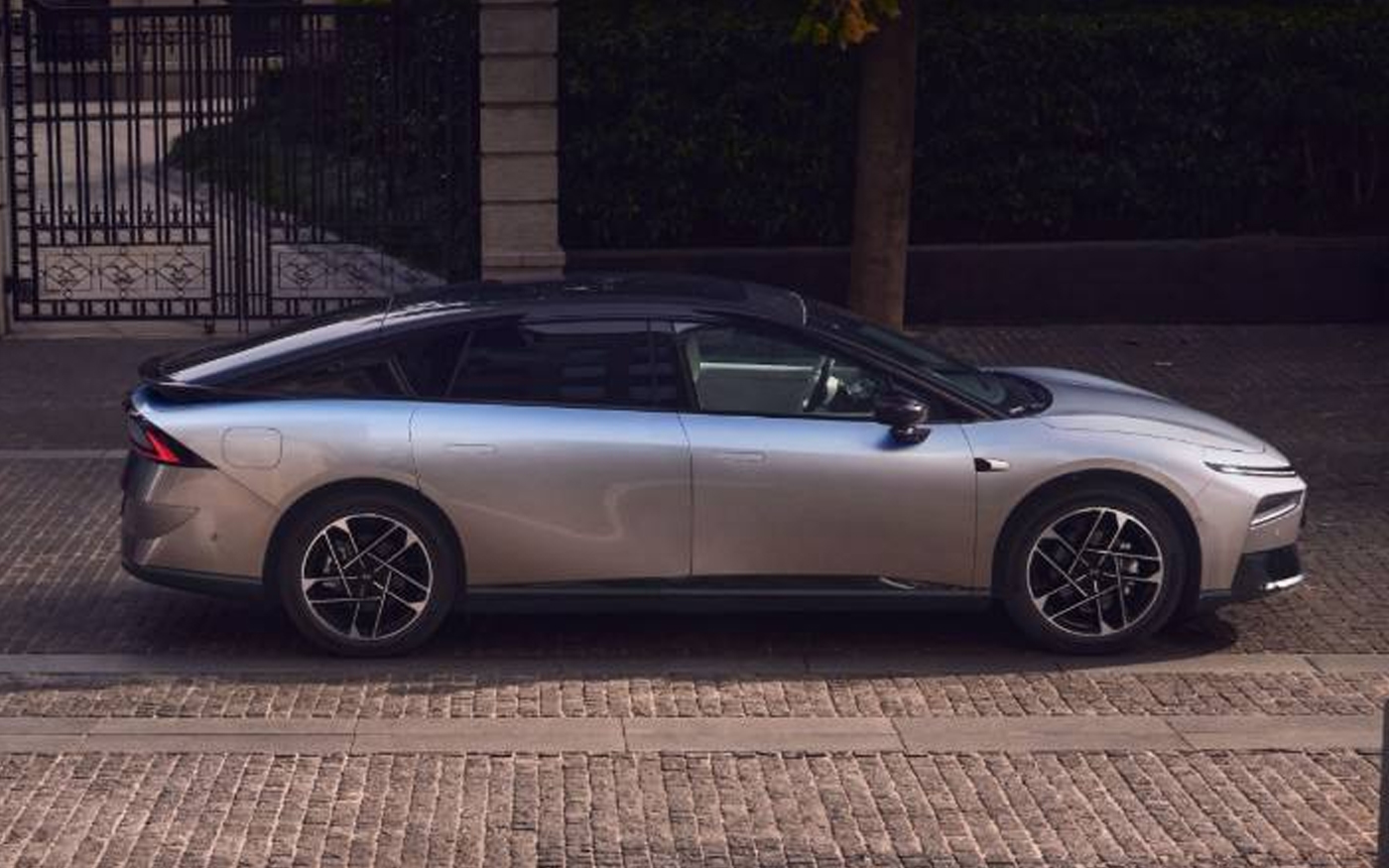 XPENG P7+ Dynamische Linienführung